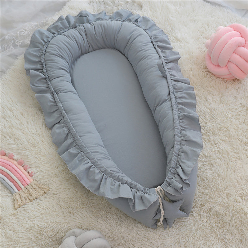 Newborn portable bed, mid-bed sleeping mat