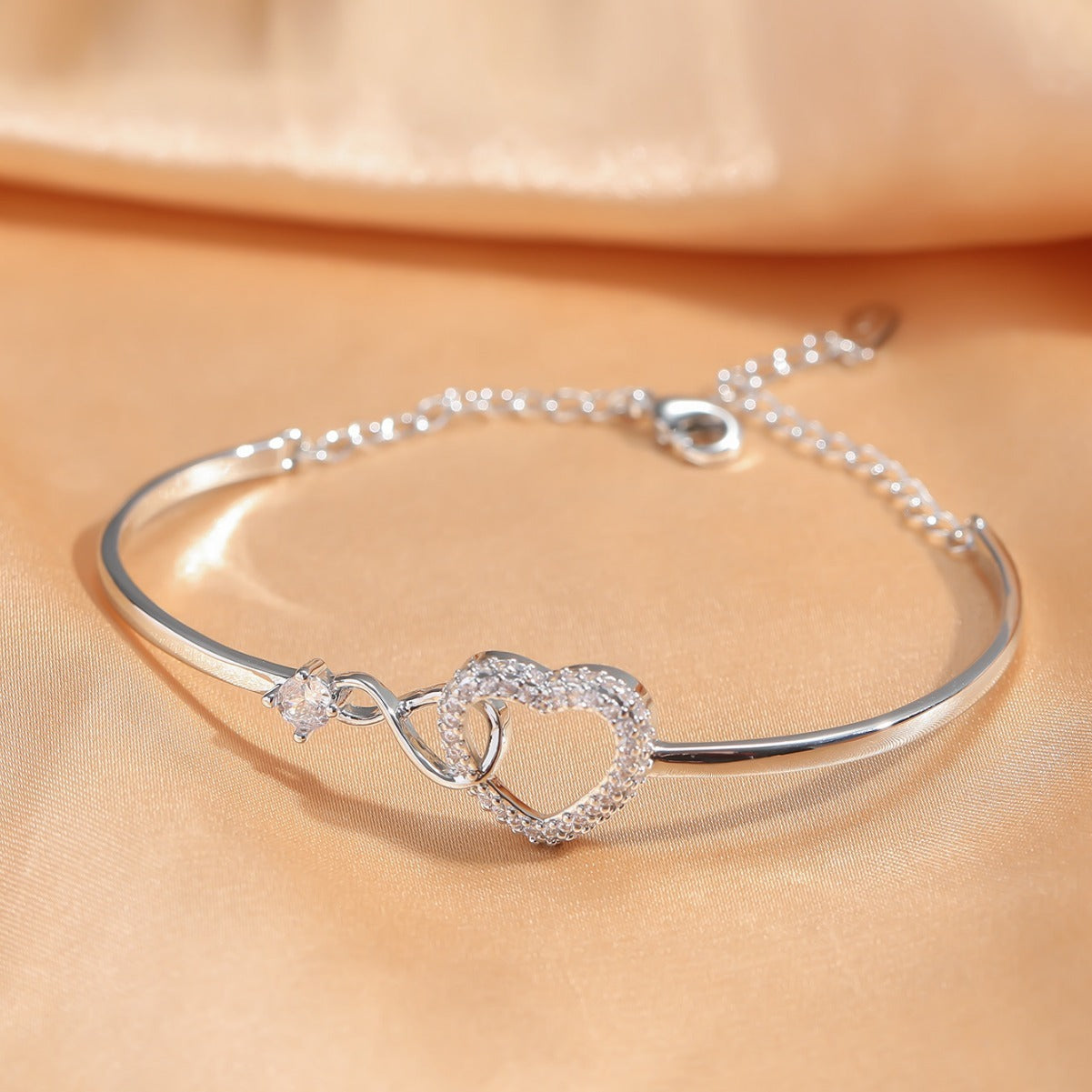 Chain Hollowed Heart Shape Bracelet, Elegant Design