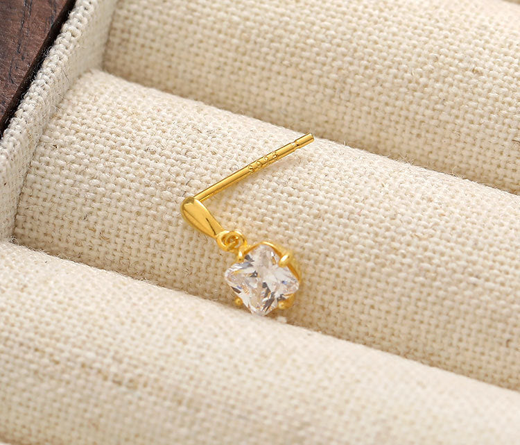 S925 Silver Simple Elegant Drop-shaped Square Diamond Stud Earrings